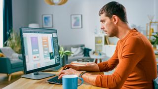 Während Corona ein gewohntes Bild: der Arbeitsplatz in den eigenen vier Wänden. Bundesarbeitsminister Heil will nun einen Rechtsanspruch auf Homeoffice verankern. (Bild: ©Gorodenkoff Productions OU - stock.adobe.com)