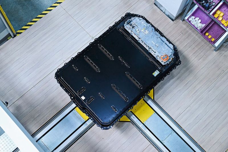 Produktion von Hochvoltbatterien der Gen6 bei der BMW Group. (Bild: Rainer Haeckl)