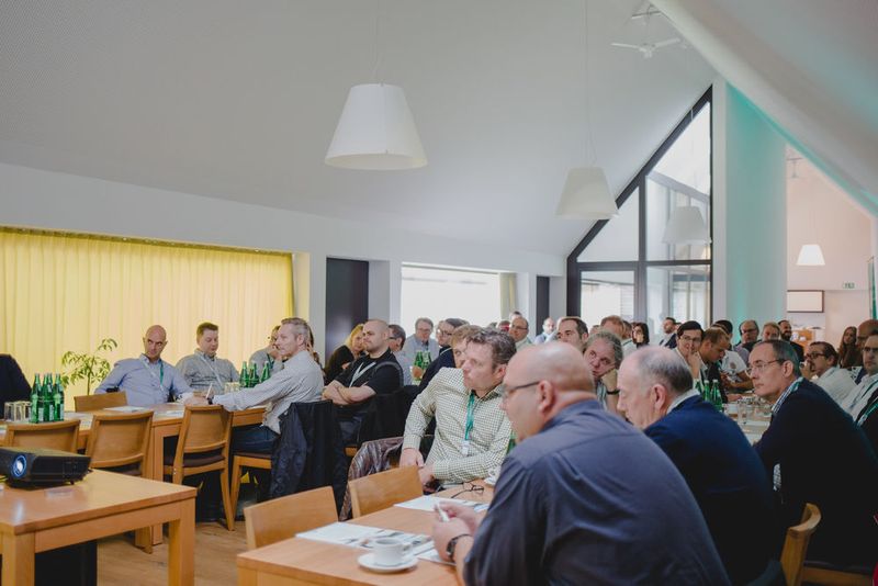 Partner aus System- und Fachhandel sowie Distributoren lauschen gespannt, wenn es um die zahlreichen Neuerungen im Kaspersky Partnerportal geht. (connyschoeffmann_Kaspersky Lab)