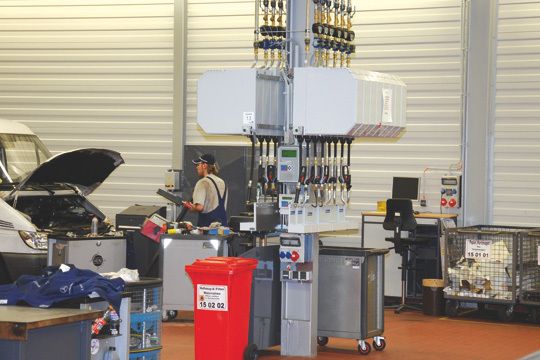 Die Versorgung mit Betriebsstoffen in der Werkstatt erfolgt zentral. (Archiv: Vogel Business Media)