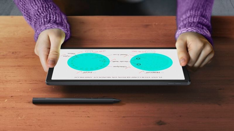 Mit dem optionalen Pen eignet sich das Lenovo Tab M10 Plus auch als Arbeitsgerät, etwa für den Bildungssektor. (Lenovo)