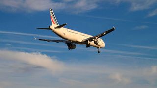 Im Projekt Lime arbeiten Unternehmen aus Luft- und Batteriebranche an einem Batteriesystem für hybrid-elektrische Flugzeuge. (Bild: frei lizensiert bei Pixabay)