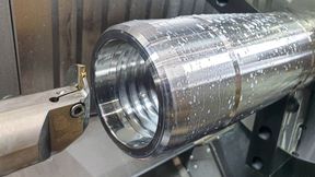A TDXU 3E-0.3 multifunctional indexable insert from Ingersoll can be used at Sysbohr for threads in all sizes, replacing several special threaded inserts from another manufacturer. (Image:Ingersoll)