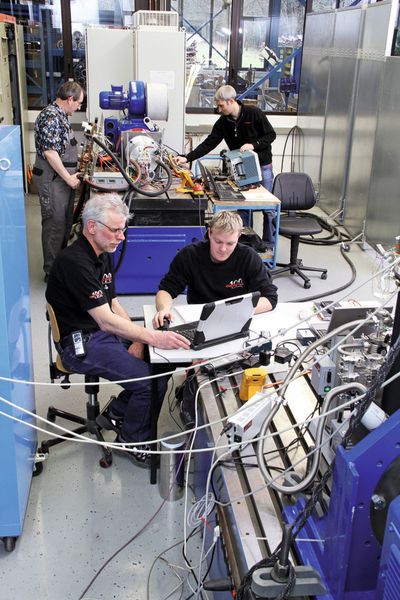 Bild 6: Heute entwickelt, fertigt und vertreibt Oswald Elektromotoren im Leistungsbereich von 10 kW bis 2000 kW (im Bild das Prüffeld). (Bild: Oswald Elektormotoren)