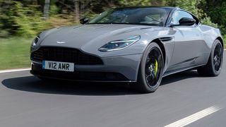 Aston Martin hat dem DB 11 mit dem V12-Triebwerk zusätzlich 39 PS und das Kürzel AMR spendiert. (Aston Martin)