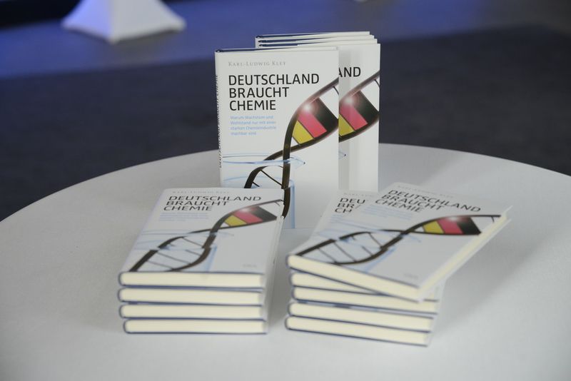 Das neue Buch des VCI-Präsidenten Kley ist unter dem Titel 