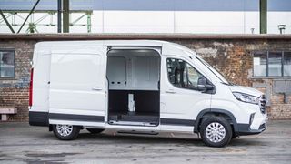 Der Maxus sieht aus wie ein typischer Diesel-Transporter. Doch der E-Deliver 9 wird rein batterieelektrisch angetrieben. (Maxus)