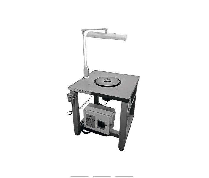 À Marin-Epagnier, SWISS DIAMOND TOOLS SA et DIAMOND TECHNOLOGY GROUP poursuivent une croissance ambitieuse dans le domaine des outils diamant ultra-haute précision destinés principalement à l’horlogerie, au médical ainsi qu’aux industries de pointe. (Source : Swiss Diamond Tools)