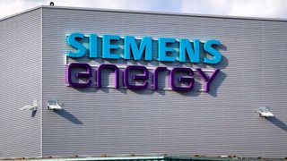 Siemens Energy has discovered the USA as a prosperous growth market for network technology and gas turbines! In order to be able to meet demand at some point, the company is already digging deeper into its pockets ... (Image:Siemens Energy)