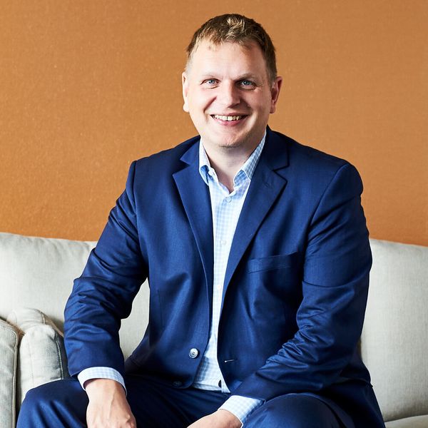 Dr. Kai Hoberg, Professor of Supply Chain and Operations Strategy an der KLU, untersucht mithilfe eines mathematischen Modells und einer Simulation wie Entscheidungsprozesse bei Herstellern in einem automatisch gesteuerten Nachfüllsystem funktionieren können. (KLU)