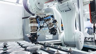 Neue Möglichkeiten: Die Kombination aus intelligenter Roboter-Hardware und -Software mit einer nahtlose Integration in bestehende Produktionslinien. (Bild: Mitsubishi Electric Europe, Deutschland)