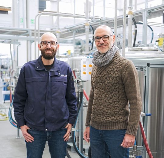 Hochzufrieden mit der Messtechniklösung: Vincenzo Varlese, Automation Engineer, Inkmaker und Alessandro Tallone, Area Sales Manager der IM Group.(Bild:  Vega)