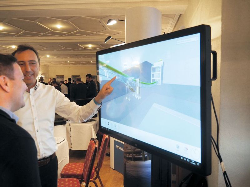 Aveva zeigte ein neues Release ihrer Software Everything, mit der Geländemodelle importiert, Höhenlinien bei der Planung genutzt und alle Informationen auf Zeichnungen ausgegeben werden können. In der dazugehörigen Bibliothek befinden sich bereits viele Mining-Produkte, wie Schurren, Kreiselbrecher sowie insbesondere Förderanlagen und -bänder.  (Bild: Mühlenkamp)