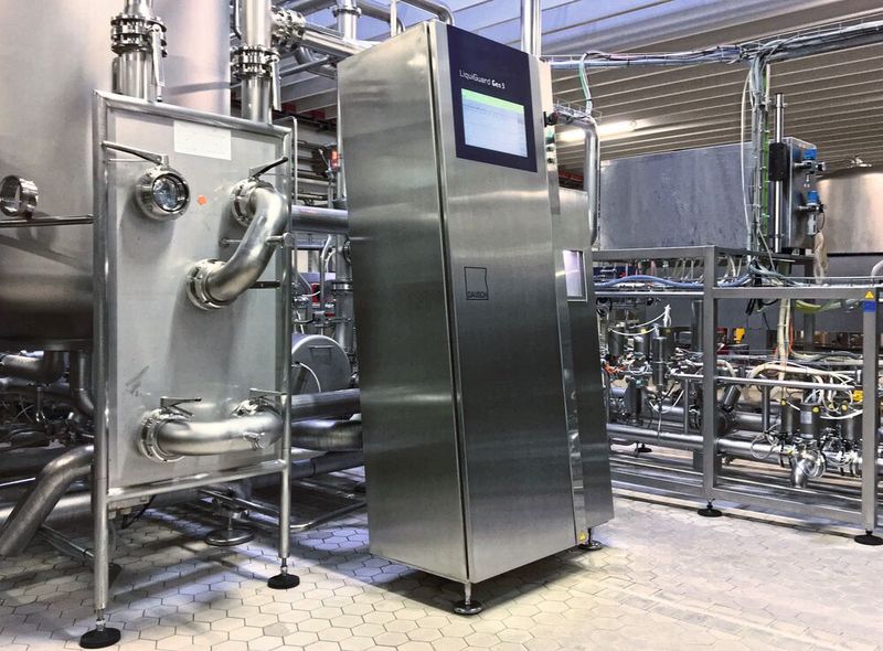 Design ist kein Selbstzweck: Auf dem Gehäuse des Liqui Guard Gen3 können keine Flüssig­keiten stehen bleiben und der Bildschirm ist leichter abzulesen. (Bild: Dausch)