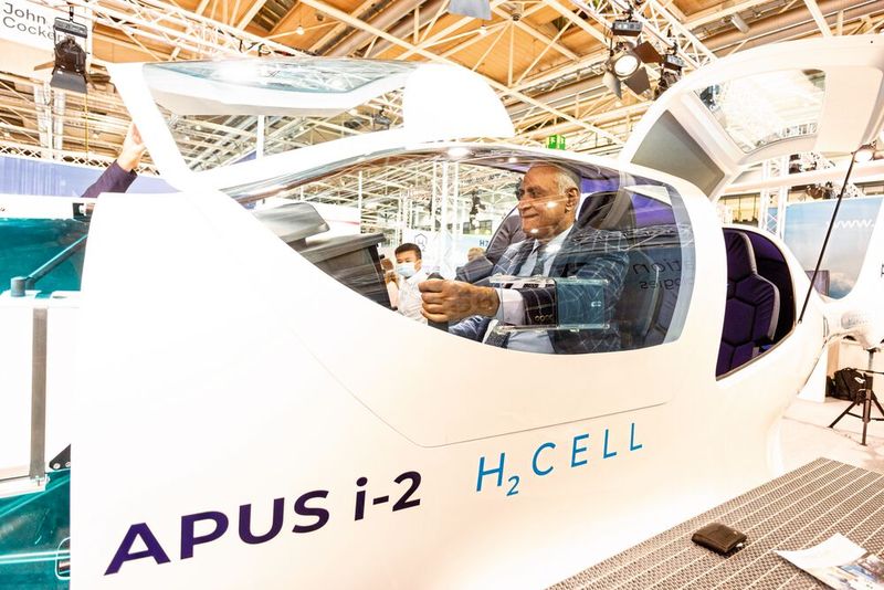 ...Die Corona-Krise und der Krieg in der Ukraine haben die Risiken einer globalen Beschaffungsstrategie deutlich gemacht, die Materialversorgung hat gegenüber der Kostenersparnis an Bedeutung gewonnen und neben realwirtschaftlichen Veränderungen stellen gesetzliche Regulierungen zum Beispiel mit dem Lieferkettensorgfaltspflichtengesetz nochmals höhere Anforderungen an das Lieferantenmanagement.  (Bild: Deutsche Messe AG)