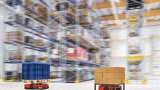 Die Linde C-Matics, neue Transportroboter aus dem Hause Linde Material Handling, nehmen ihre Last entweder über einen unterfahrbaren Transporttisch oder eine fest montierte Adapterplatte auf. (Bild: Linde Material Handling)