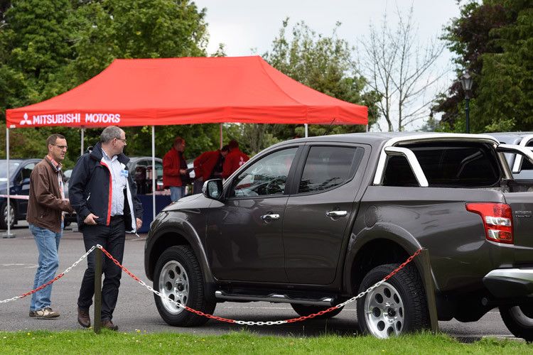 ... die Händler konnten den neuen L200 zudem ausgiebig auf Herz und Nieren prüfen.  (Foto: Michel)