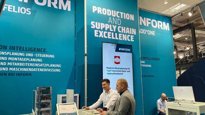 Inform auf der Hannover Messe 2026: Mit Felios AI SupplyTimePrediction zeigt Inform ein neues KI-Modul, das Wiederbeschaffungszeiten für Zukaufteile datenbasiert prognostiziert. (Bild:  Inform)