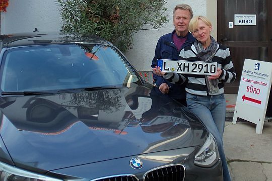 Romy und Andreas Heistermann wählten das Fachtagungsdatum für ihr Nummernschild. (Heistermann)
