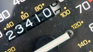 BMW testet gemeinsam mit dem Startup DOVU die Erfassung der Laufleistung von Leasingfahrzeugen in der Blockchain. (Bild: Pixabay)