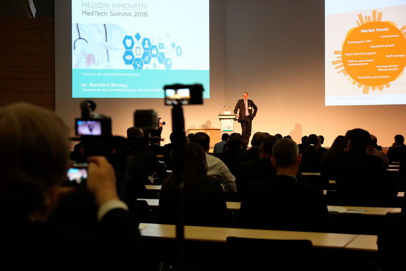 Dr. Bernd Montag, CEO Siemens Healthineers überrascht die Teilnehmer des Medtech Summit 2016: „Wir sind ein Unternehmen des Mittelstands.“ (Reinhardt / Devicmed)