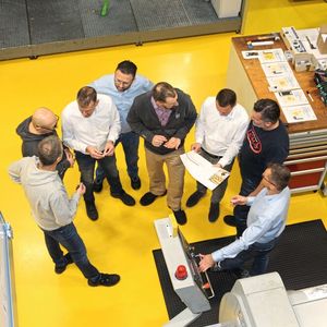 Collaborating at Iscar's TechCenter on suitable tool solutions for machining lead-free brass (from left): machine operator Thomas Eiberle, process engineer Angelos Tanios, both from Wieland; application technicians Martin Staudacher and Marco Huck, application engineer at the TechCenter, both from Iscar; Christian Erb, application engineer at Wieland; Florian Schöffler, consulting and sales at Iscar; Werner Lederbogen, work preparation at Wieland; and Jörg Huber, application engineer at the TechCenter at Iscar.(Image: Iscar)