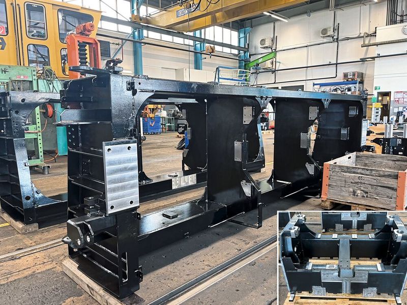 Châssis pour cadres basculants terminé. En incrustation un cadre basculant qui sera monté ultérieurement dans une cellule du châssis.  (Source : MSM)