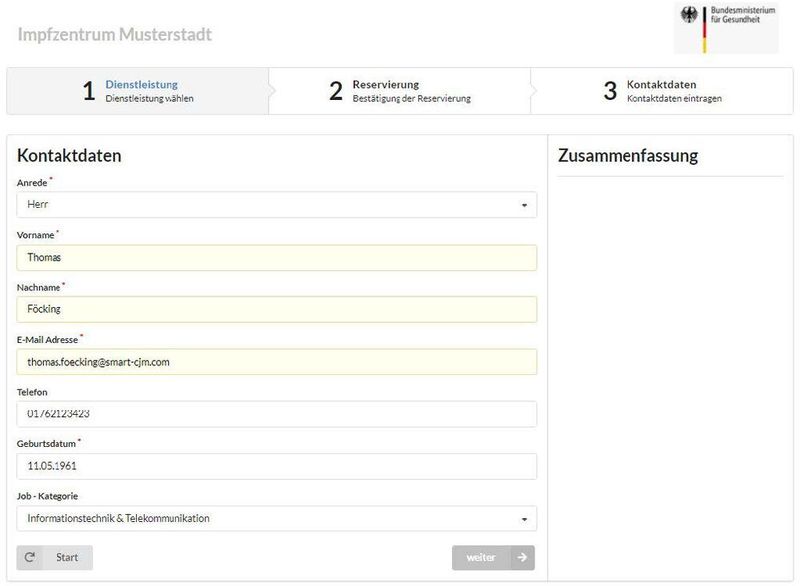 In der Buchungsmaske können Patienten ihre Kontaktdaten eintragen. (Smart CJM)