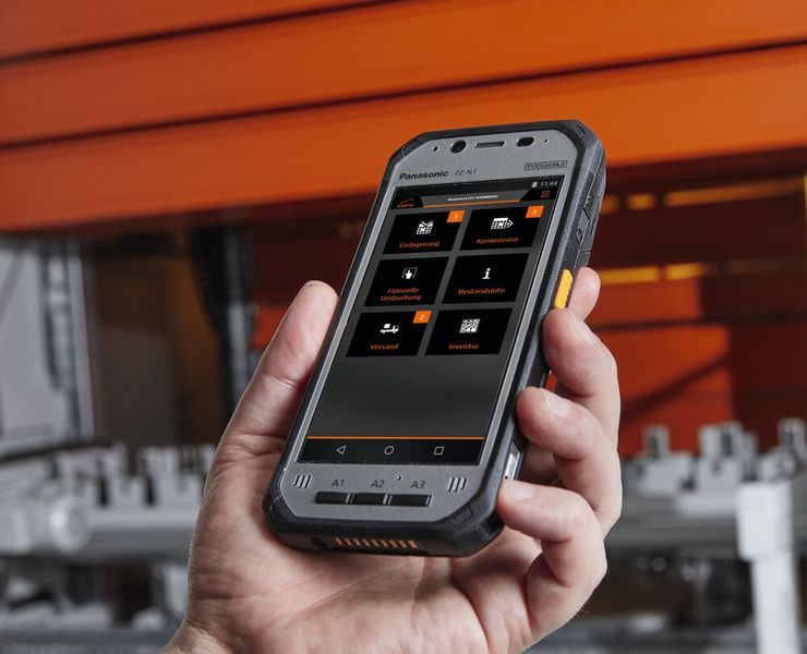Die App „Kastologic mobile“ ist für mobile Endgeräte vorgesehen. Sie ermöglicht es dem Benutzer, alle Infos zum Ein- und Umlagern, Kommissionieren und Versenden nebst Bestandsinformationen per Smartphone oder Tablet an das WMS zu übermitteln.  (Bild: Kasto)