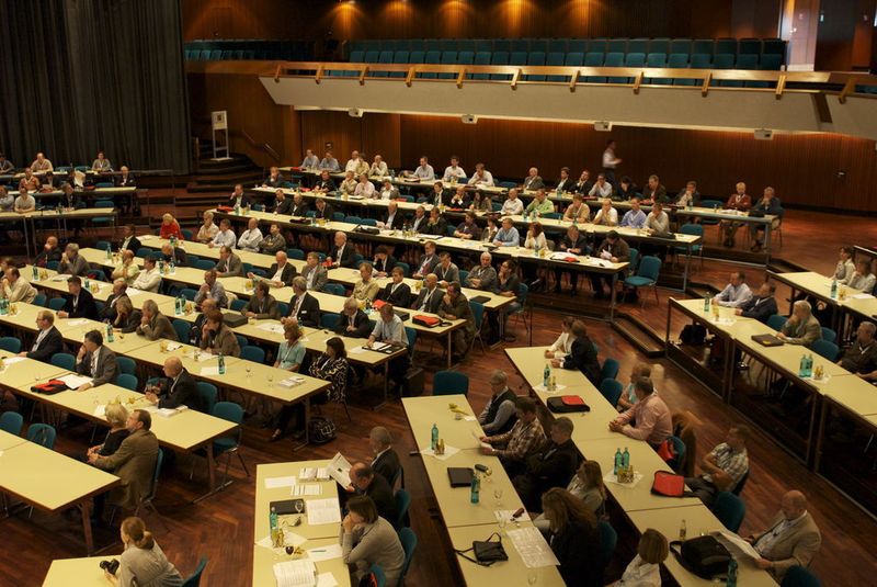 Plenum am 2. Konferenztag: 340 Teilnehmer waren zur 18. FED-Konferenz in die Fellbacher Schwabenlandhalle gereist (Archiv: Vogel Business Media)
