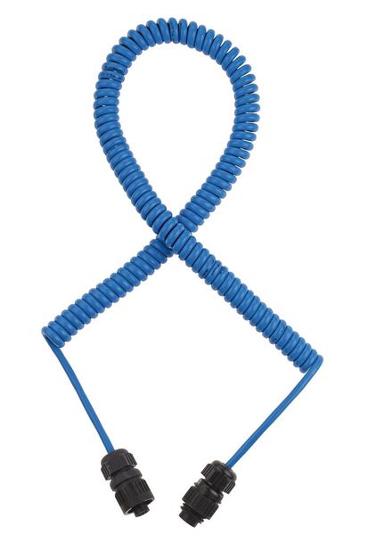 Die zweipoligen Spiralkabel dienen der Verbindung der eigenensicheren Stromkreise der Erdungsüberwachungssysteme der Symega-Reihe mit deren Erdungszangen/Erdungsmagneten. Der Kabelmantel ist resistent gegen Säuren, Laugen, Mineralöle, Fette und andere Chemikalien. Da die Spiralkabel alle Anforderungen der Normen DIN EN 60079-0 und DIN EN 60079-14 erfüllen, dürfen sie in explosionsgefährdeten Bereichen eingesetzt werden. (Bild: Rembe)