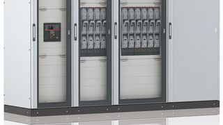 Aufgrund der Modularität des Reihenschaltschrankes Pro E Power soll auch das Anreihen möglich sein, ohne die Anlage komplett abschalten zu müssen. (ABB)