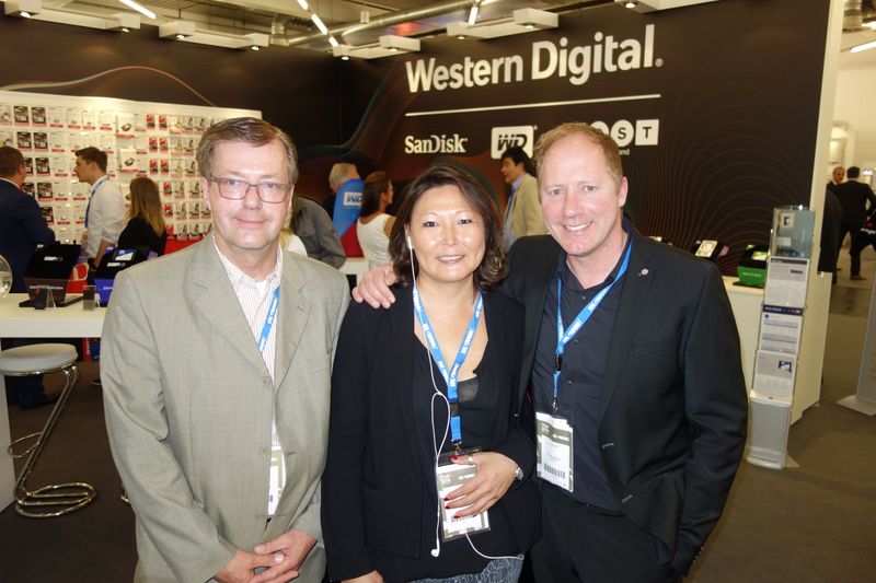 (v. l.) Andreas Hansen, Boston, mit Miriam Franke und Sascha Böhmer, Western Digital. (Bild: IT-BUSINESS)