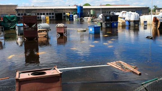 Das Ausmaß der Flut für Unternehmen wird jetzt deutlicher. Die Deutsche Industrie- und Handelskammer rechnet laut dpa-Meldung mit milliardenschweren Schäden. Eine genauere Zahl liege aber noch nicht vor.(Bild:  dpa)