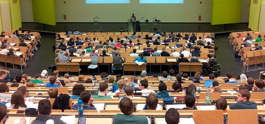 Deutschland gerät als offenbar ehemalige Ingenieursnation Zug um Zug ins Hintertreffen. Das beginne schon bei der Grundbildung, was den MINT-Sektor anbelange. Sthree hat näher hingeschaut ...(Bild:  D. Njeper)