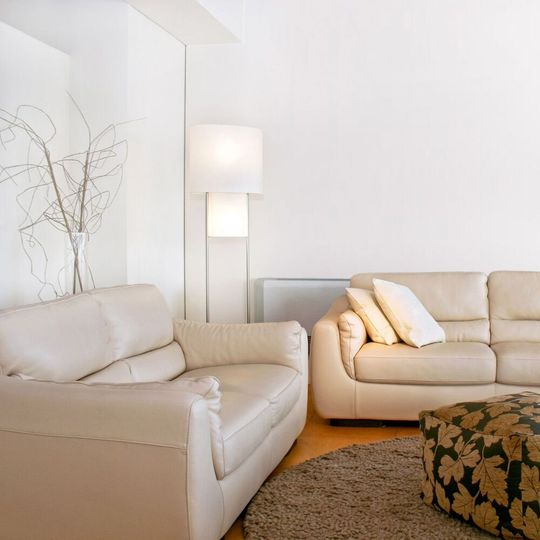 Die industrielle Möbelproduktion muss sich immer den neuesten Trends anpassen.(Bild:  Clippdealer-B3171994)