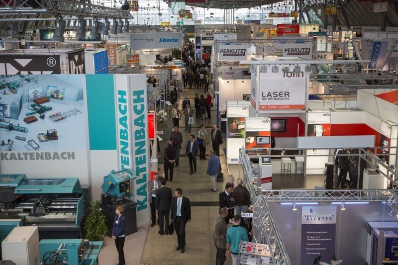 Andrang bei Kasto auf der AMB 2012: ... (Bild: Messe Stuttgart)