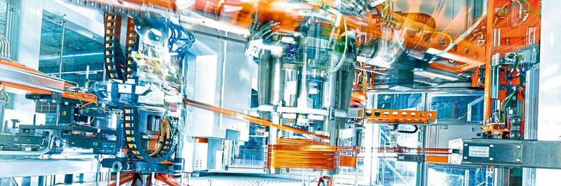 In Györ ist die Serienproduktion von Audi-Elektroantrieben offiziell gestartet. Auf 8500 Quadratmetern entstehen die Elektromotoren nach einem neuartigen Produktionskonzept, der modularen Montage. (Bild:  Audi AG)