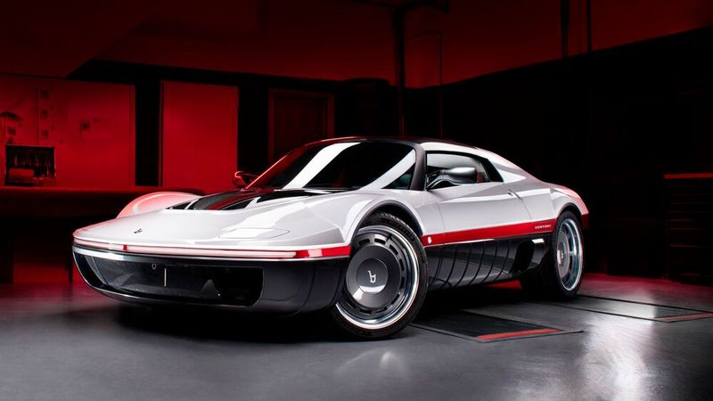 Für die 1969 von Bertone gezeigte Studie Autobianchi Bertone Runabout zeichnete der Designer Marcello Gandini verantwortlich, der sich von dem entsprechenden Motorbootstyp (Runbaout: offenes Sportboot) inspirieren ließ. (Bild: Bertone)