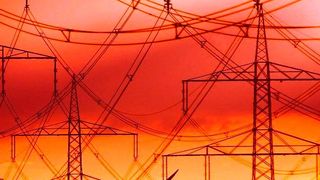 Die Reiner Lemoine Institut gGmbH ist sich sicher, dass Logistikfuhrparks unsere Stromnetzte entlasten können, auch wenn die Elektromobilität voranschreitet. Netzdienliche Ladestrategien spielten dabei eine Hauptrolle. Hier erklären die Experten, wie das zu verstehen ist. (Bild: Stegelbauer-Simmler)