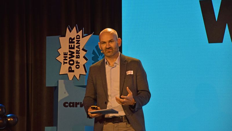 Carwow-Chef Philipp Sayler von Amende begrüßte die Gäste. (Bild: Simon – VCG)