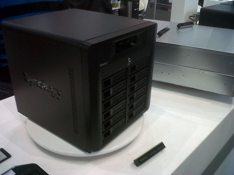 Prosumer-NAS von Synology mit 12 Bays mit Platz für 36 Terabyte Daten. (Archiv: Vogel Business Media)