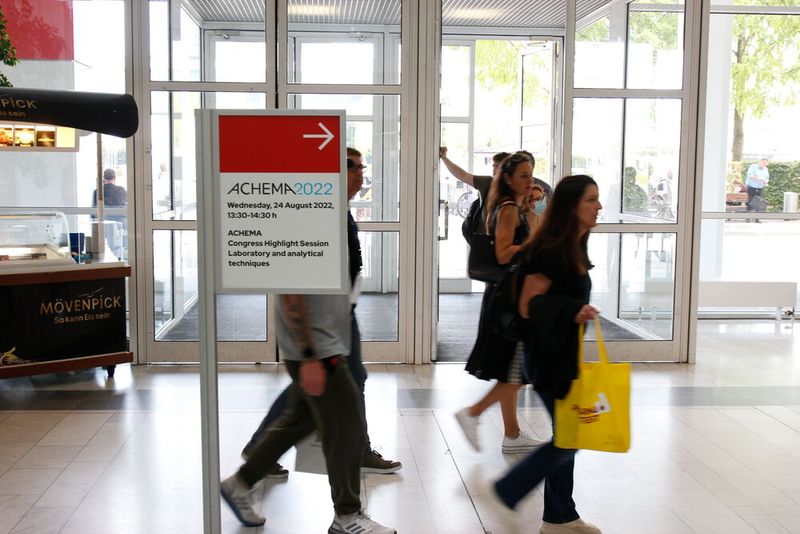 Am Mittwoch, 24. August 2022 gab es auf der Achema eine Highlight-Session zum Thema Labor und Analytik. (Bild: LABORPRAXIS, C. Lüttmann)