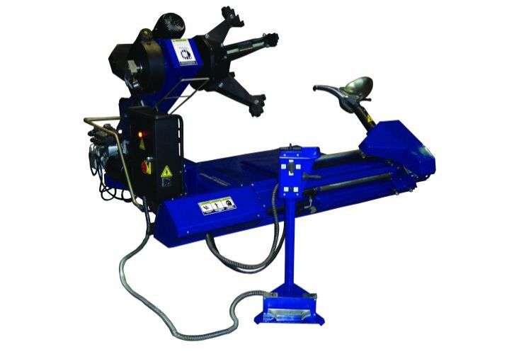 Der Werkzeugwechsel der PLM-90 erfolgt pneumatisch-hydraulisch. (Foto.Longus)