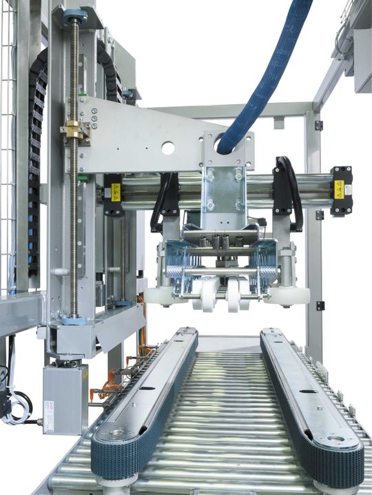 Linearachsen mit Spindeltrieb machen manuelle sowie automatische Formatverstellungen für häufige Produktwechsel schnell und einfach.(Bild:  RK Rose+Krieger)