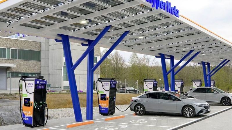 Die Elektromobilität wird aus Sicht der Beratung Strategy& rasant wachsen – dank technischem Fortschritt und steigender Verkaufszahlen.(Bild:  Endre Dulic)