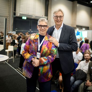 Christine Vogler, Präsidentin des Deutschen Pflegerats, mit Jürgen Graalmann, Geschäftsführer des Deutschen Pflegetags. (Bild: Jan Pauls / Deutscher Pflegetag)