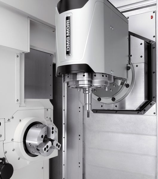 Die leistungsstarke B-Achse mit einem Schwenkbereich von ±120° schafft die Basis für anspruchsvolle 5-Achs-Simultanbearbeitungen. (Bild: DMG MORI)