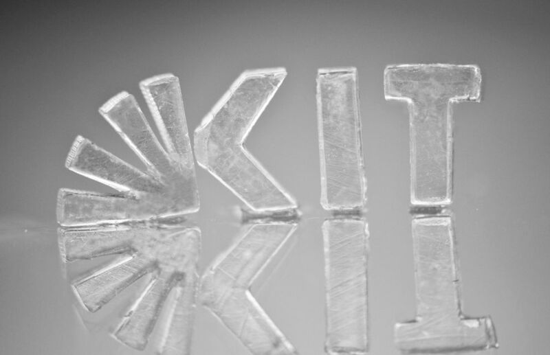 Durch neues Verfahren lassen sich komplexe Formen aus Glas im 3D-Druck herstellen (KIT)