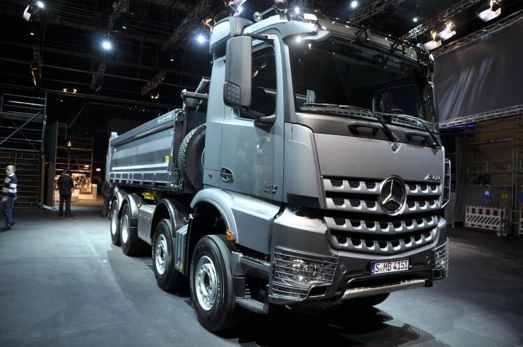 Bei den Modellen mit mehreren angetriebenen Achsen und bei Drehmomenten oberhalb von 2.600 Nm kommt eine Zweischeibenkupplung zum Einsatz. (Foto: Richter)